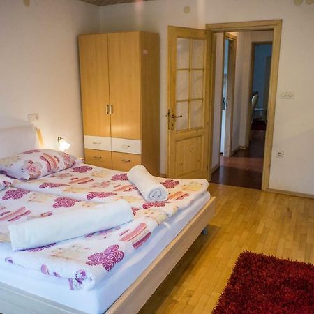 Apartments And Rooms Villa Vive بليد المظهر الخارجي الصورة