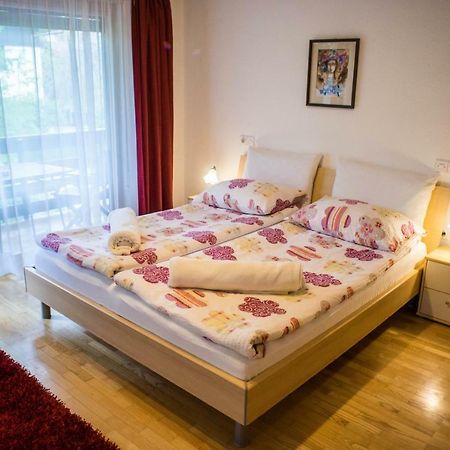 Apartments And Rooms Villa Vive بليد المظهر الخارجي الصورة